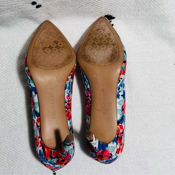Kelly & Katie Red and Blue Floral Heels Sz 7.5 - Picture 6 of 9